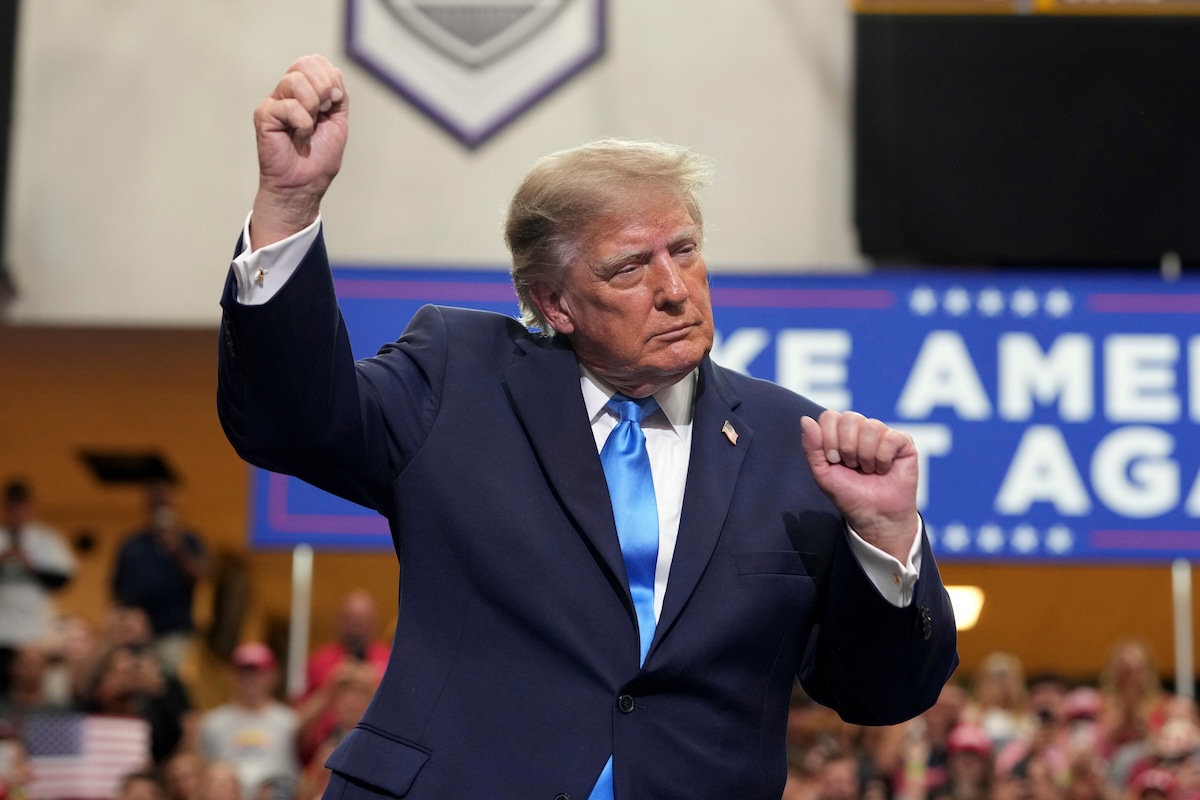 Trump continua a promettere soldi in vista delle elezioni