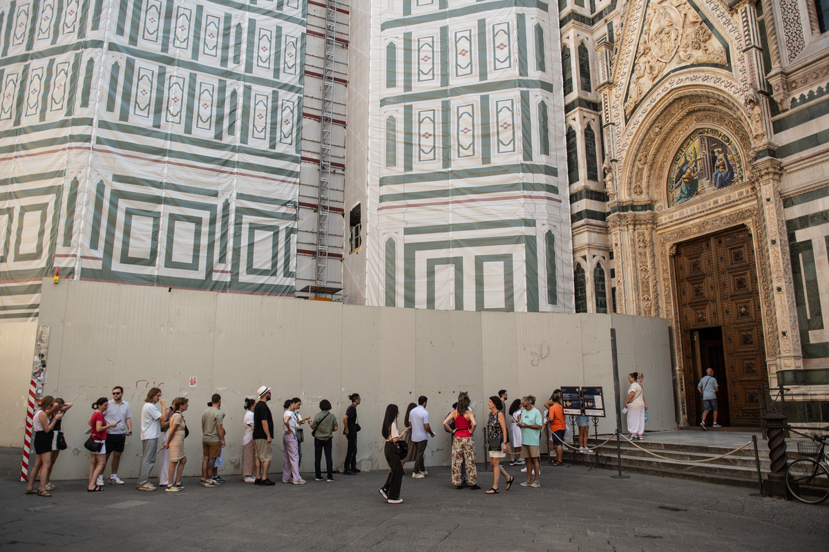 Come fanno coi fedeli le chiese molto turistiche