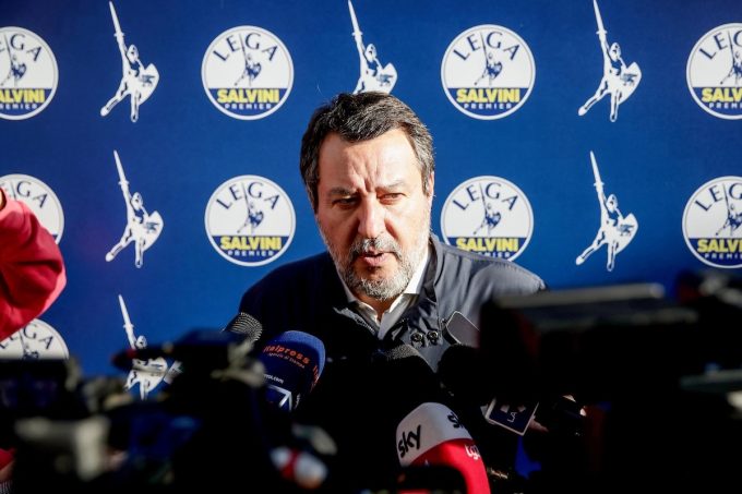 Matteo Salvini si è dimesso da segretario della Lega, ma è un trucco