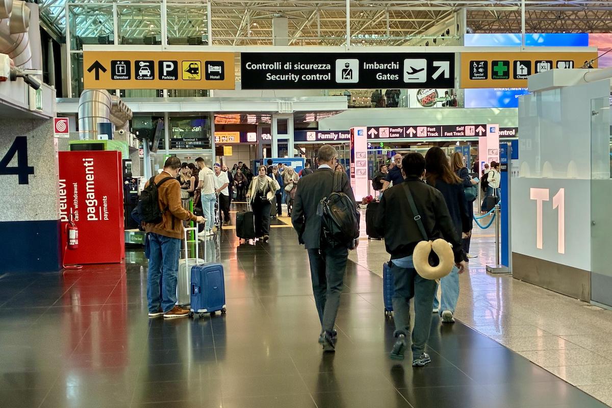 I voli in partenza da diversi aeroporti italiani sono bloccati
