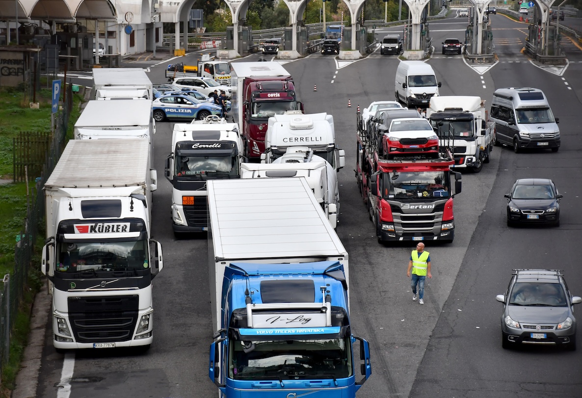 Domenica ai camion sarà eccezionalmente permesso di circolare al Sud