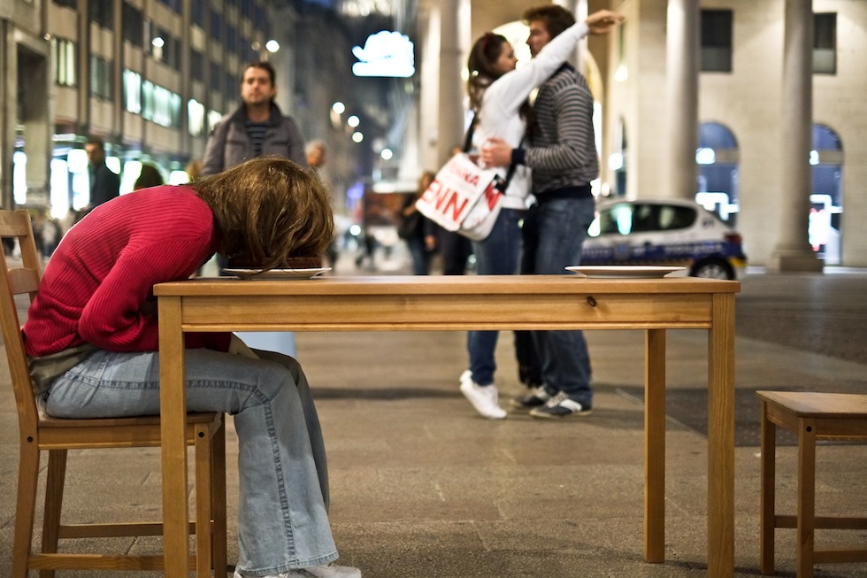 Sarà un abbraccio a seppellirvi
